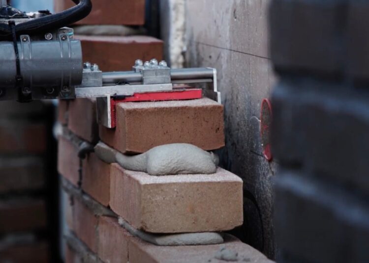 Dutch startup Monumental is using robots to lay bricks